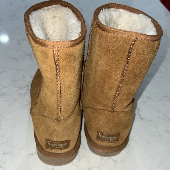 Koolaburra by UGG‎ tan boots. Size 10 - Picture 2 of 10